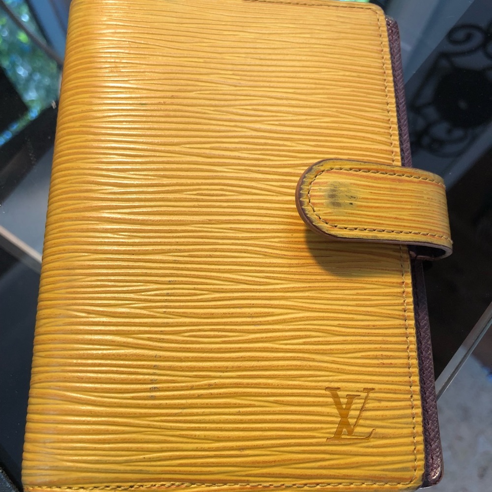 AUTH Louis Vuitton Epi Agenda Planner